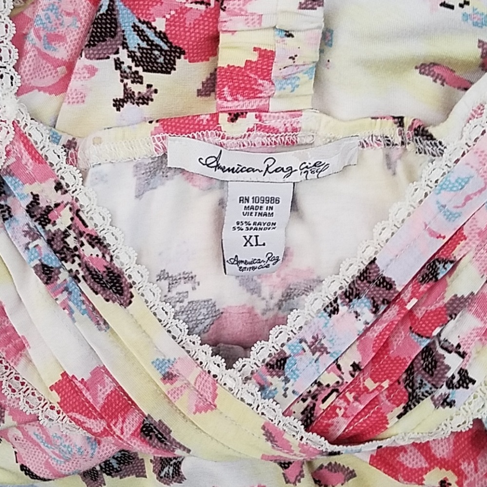 💛American Rag flowered top💛 - Picture 5 of 5